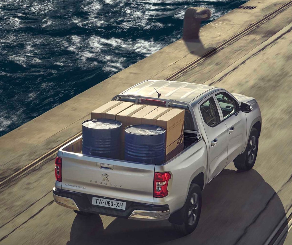Pick-up PEUGEOT LANDTREK El volquete más espacioso del mercado con un ancho útil entre pasos de rueda de 1,22 m